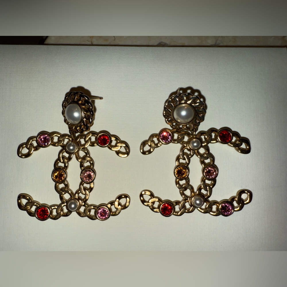 Pearl Crystal Chain CC Drop Earrings gold-tone metal w multicolor rhinestones - Picture 2 of 3